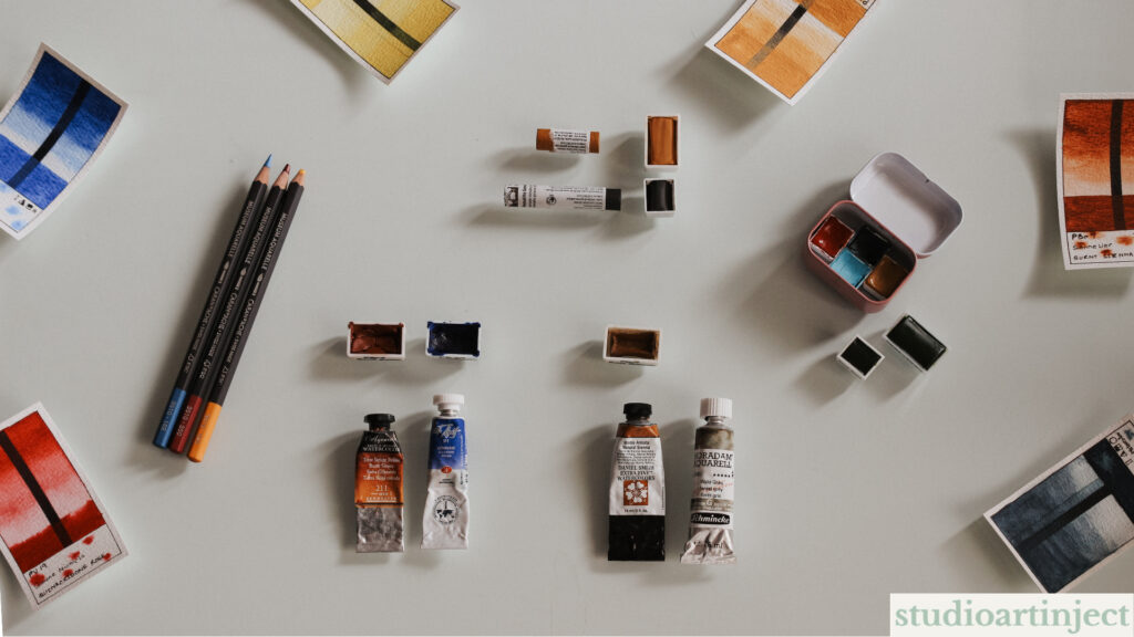 Different formats in which watercolours are available